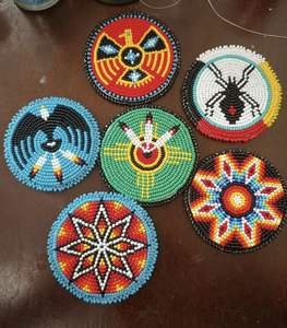 Sous-verre en perles de verre faites à la main avec un design artisanal traditionnel, idéal pour les cadeaux de mariage et les accessoires de décoration intérieure - Product Image 2