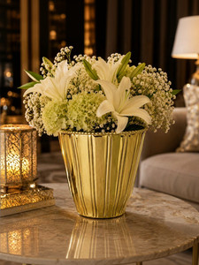 Maceta de metal dorado de alta calidad, florero decorativo de latón acanalado con borde de cuentas para decoración del hogar - Product Image 2
