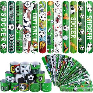 Set di 48 Braccialetti a Scatto a Tema Calcio, Polsiere Sportive per Premi in Classe, Regali per Feste di Compleanno e Omaggi - Product Image 3