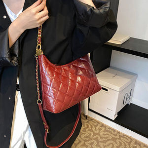 Hot Sale Classical fashion PU leather messenger <b>bags</b> clutch <b>bags</b> for women luxury high quality tote hobo handbags with chain - Product Image 3