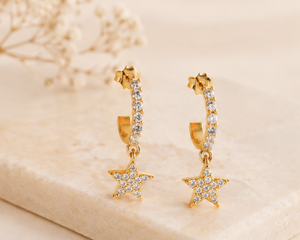 Pendientes de Aro de Plata de Ley 925 con Dije de Estrella CZ Bañado en Oro Celestial Sparkle, Joyería de Fiesta Adorable, Pendientes de Moda - Product Image 1