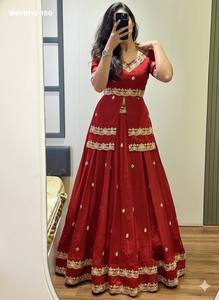 Colección Premium de Lehenga de Seda Chinon con Bordado de Lentejuelas y Blusa con Abertura Frontal Larga y Dupatta con Trabajo de Corte, Colección de Moda Femenina - Product Image 5
