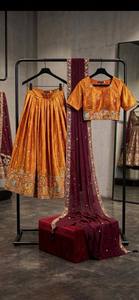 El exquisito conjunto Lehenga es una muestra de excelencia en la elegancia tradicional que combina una rica gama de colores vibrantes con una artesanía meticulosa. - Product Image 3