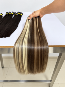 Extensions de cheveux humains Remy vietnamiens super double drawn, tissées à la machine, blondes avec mèches brunes - Product Image 1