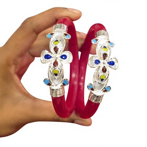 Brazalete de oro macizo de 22 quilates con laca roja, joyería india tradicional, diseño floral esmaltado, hecho a mano, par de kadas nupciales para mujer, de lujo. - Product Image 2