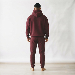 Chándal Informal Transpirable de Alta Calidad para Hombre, con Diseño Estampado, Logotipo Bordado Personalizable, Color Vino - Product Image 4