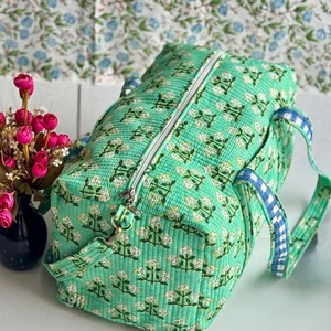 Green Floral Quilted <b>Duffel</b> <b>Bag</b> With Zipper Closure Large Capacity Travel Weekender Textile Material Blue Checkered Handles - Product Image 1