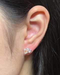 Boucles d'oreilles Toi et Moi en diamant de laboratoire 2,50 carats, taille émeraude poire, deux pierres serties à griffes, bijoux de mariée modernes en or massif 14k 18k - Product Image 2
