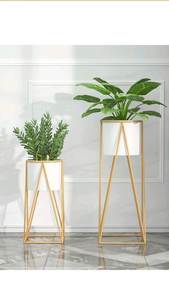 Macetero moderno y elegante de acero, producto decorativo para el hogar. - Product Image 6