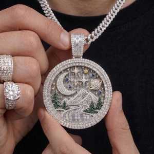 Pendentif de luxe en moissanite plaqué rhodium, rond, avec micro-incrustations de motifs baguette, lune, étoile, planète, montagne, arbre, breloque thématique, cadeau - Product Image 3