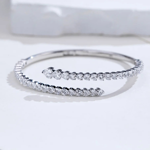 Pulsera Ajustable con Forma de Corazón con Diamantes Cultivados en Laboratorio en Oro de 14K, Joyería Fina Romántica - Product Image 5
