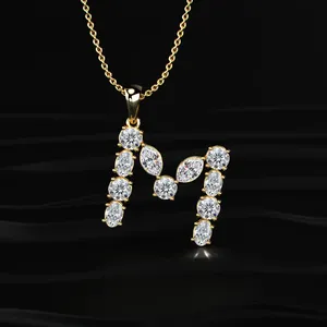 Nuevo colgante con diamante en forma de letra M, oro amarillo, diamante CVD cultivado en laboratorio, colgante solitario, color D-E con claridad VVS-VS. - Product Image 3