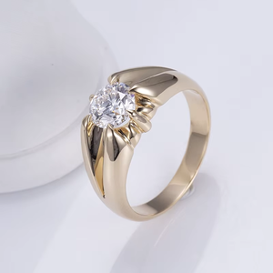 Anillo de Compromiso de Diamantes de Corte Brillante Redondo en Oro Amarillo para Mujer, Estilo Clásico - Product Image 5