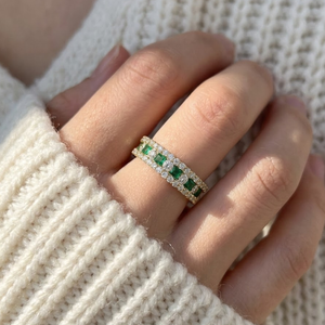 Bague Classique en Or Jaune 18 carats de Haute Qualité avec Diamants et Émeraudes pour Femme, Idéale pour Mariage et Anniversaire, Vente en Gros - Product Image 3