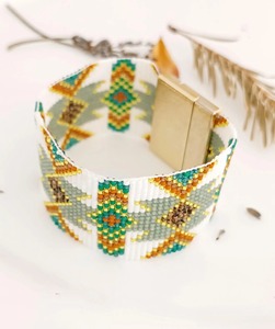 Pulsera de Cuentas Hecha a Mano con Patrón Geométrico, Diseño Multicolor, Joyería de Moda, Artículo de Regalo - Product Image 4