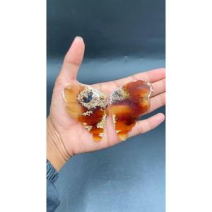 Pierre semi-précieuse sculptée en forme de papillon en ambre naturel pour la fabrication de bijoux et l'usage décoratif - Product Image 3