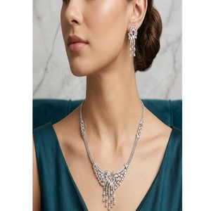 Magnifique ensemble collier et boucles d'oreilles en laiton plaqué argent de qualité supérieure avec zircon, collection pour femme, idéal pour mariage et soirée, cadeau. - Product Image 1