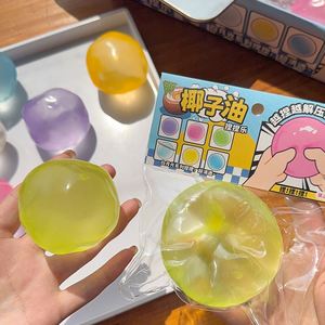 Pelota Antiestrés de Plástico Rellena de Aceite de Coco de la Serie Luz de Luna Blanca - Product Image 4