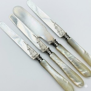 Juego de cubiertos de plata victoriana antigua con mangos de nácar genuino, elegantes cuchillos y tenedores vintage. - Product Image 2