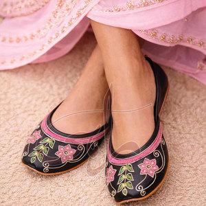 Nouveau style, qualité supérieure, matériau durable, antidérapant, toutes saisons, prix de gros, couleur et taille personnalisées, Khussa pour femmes - Product Image 3