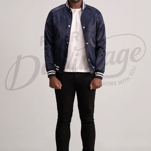 Veste de baseball classique en satin bleu marine pour homme, style bomber décontracté, boutons pression, style Letterman, avec bordure côtelée rayée - Product Image 3
