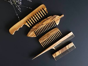 Peignes à cheveux en bois faits à la main, 100% naturels, personnalisables, forme naturelle, durables, pour la maison, nouvelle arrivée - Product Image 6