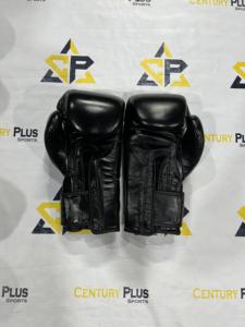 Gants de boxe de compétition Fairtex Glory en cuir noir premium, sangle réglable, durables, confortables, pour le punching et le sparring. - Product Image 4