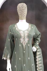 Conjunto de Salwar Kameez Verde Bordado, Ropa Tradicional India y Pakistaní para Ceremonias - Product Image 2