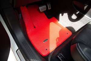 KATA VINA Tapis de sol de voiture en PVC rouge de qualité supérieure, résistant aux intempéries, épaisseur 5 mm, imperméable, ensemble complet de 3 pièces pour berline - Product Image 1