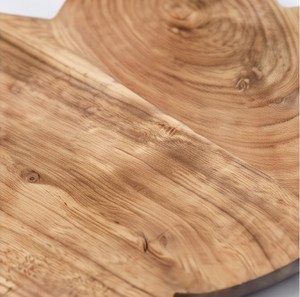 Tabla de Cortar de Madera de Acacia con Forma de Hoja de Arce, Bloque de Cortar Sostenible para Presentación de Alimentos - Product Image 5
