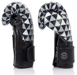 Guantes de Boxeo Fairtex de Último Modelo Hechos a Medida en Combinación Negro, Gris y Blanco, para Todos los Usos, Ideales para Entrenamiento y Sparring - Product Image 4