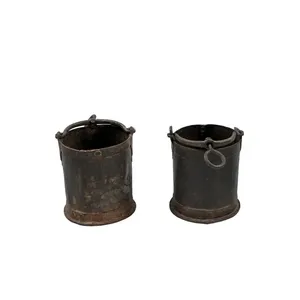 Pot de fleurs rond en fer rustique suspendu, fait main, décoratif, pour jardin de ferme ou entrée - Product Image 1
