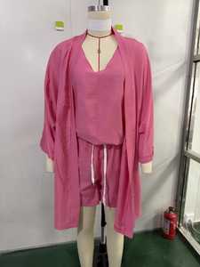 Ensemble décontracté en tricot rose pour femmes, 2 pièces, haut sans manches à col en V, short au-dessus du genou, coupe ample, printemps-été, couleur unie, 100% coton - Product Image 5