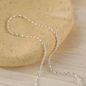 Collar de Metal Simple y Versátil para Mujer, Diseño de Nicho, Cadena de Clavícula de Lujo Ligero, Collares de Cuentas de Moda de Alta Gama - Product Image 4