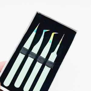 Pince à épiler pour cils de marque personnalisée de haute qualité RABIA MIRAAL INDUSTRIES pour salons de beauté, fabriquée en acier inoxydable antistatique - Product Image 1