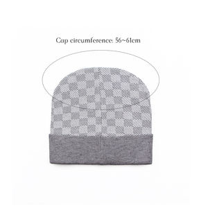 Bonnet doux doublé en peluche - Couvre-chef d'hiver anti-démangeaisons - Bonnet extensible confortable pour la peau - Product Image 4