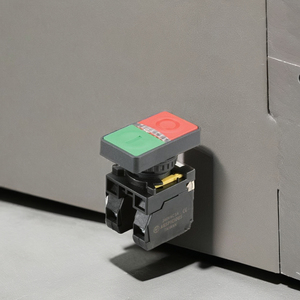 Interrupteurs à bouton-poussoir en plastique de protection industrielle IP65 avec certification CE 1NO Utilisation d'appareils ménagers LED 600V Prix d'usine - Product Image 1