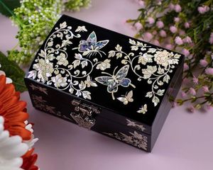 Boîte à bijoux en bois laqué noir style zen asiatique avec nacre, motif floral papillon, organiseur, coffret cadeau - Product Image 1