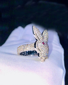Anillo de compromiso de plata de ley 925 con moissanita estilo conejo Iced Out Hip Hop Champions para hombre, regalo de cumpleaños y aniversario - Product Image 3