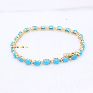 Bracelet tennis en or jaune massif 14 carats avec turquoise naturelle ovale et accent de diamant serti à griffes, bijoux fins, Memoria Jewels - Product Image 1