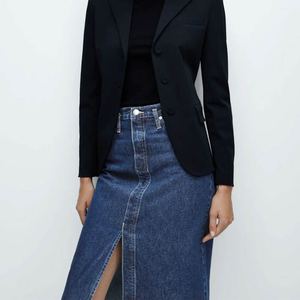 Jupe en jean délavé bleu pour femme, style Y2K, avec poches, taille haute, boutonnée, décontractée, prête à être expédiée - Product Image 4