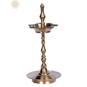 โคมไฟประกอบพิธีกรรมเจ็ดไส้ตะเกียงทองเหลืองขนาด10นิ้วทำด้วยมือสำหรับตกแต่งบ้านในอินเดีย - Product Image 1