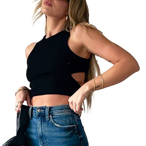 Débardeur court côtelé en terre cuite personnalisé OEM, sans manches, avec détails latéraux, style athleisure, pour l'été, idéal pour les boutiques de vêtements de sport et les chemises pour femmes. - Product Image 4