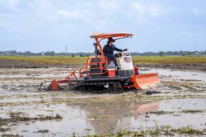 Nuevo Producto 2026 HOGICO HG80VN Tractor Oruga de 80HP, Potente con Motor Yunnei de 80HP, Rendimiento 2WD, Orugas de Goma de Alta Resistencia - Product Image 2