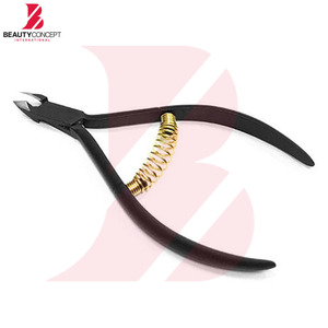 Coupe-cuticules professionnel noir avec ressort spiralé doré en acier inoxydable, outil de manucure pour éliminer les peaux mortes - Product Image 2