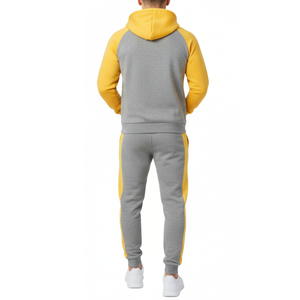 Conjunto Deportivo Gris y Amarillo para Hombre OEM - Sudadera con Capucha de Manga Raglán con Bloques de Color y Pantalón con Franja Lateral en Contraste - Product Image 2