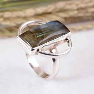 Anillo de Plata de Ley 925 Hecho a Mano con Labradorita Arcoíris, Filigrana de Corazón, Estilo Bohemio Hippie, Anillo de Boda Rectangular con Bisel Brillante - Product Image 4