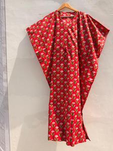 Caftán azteca floral rojo - Vestido caftán de algodón suave y fluido - Perfecto como vestido de casa, ropa de descanso, ropa de playa - Product Image 3