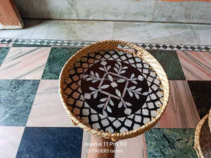 Juego de bandeja de servicio de ratán redonda de diseñador asequible con Incrustaciones de nácar de lujo hechas a mano para una decoración de mesa elegante para el hogar - Product Image 4