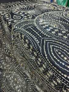 Tissu en dentelle de tulle français noir orné de strass, poids moyen, écologique, 60 GSM, non tissé, pour mariage et occasions spéciales - Product Image 4